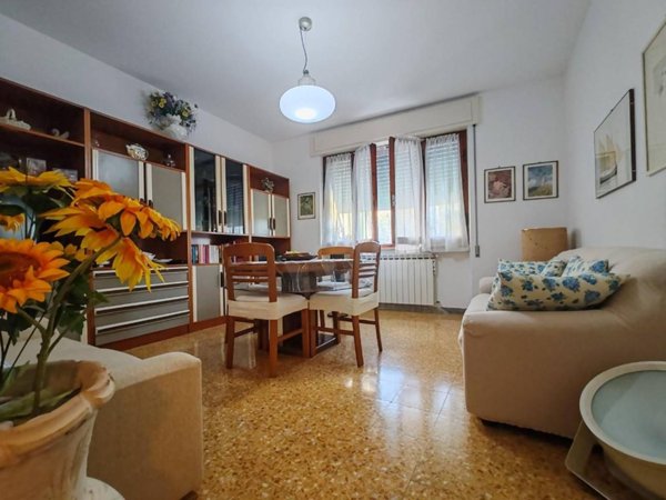 appartamento in vendita a Massa in zona Centro Storico