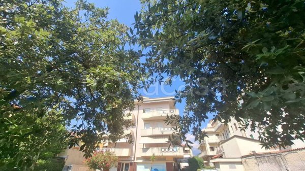 appartamento in vendita a Massa in zona Marina di Massa