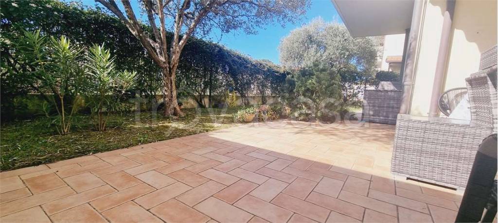 appartamento in vendita a Massa in zona Marina di Massa