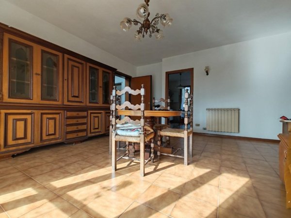 appartamento in vendita a Massa in zona Mirteto