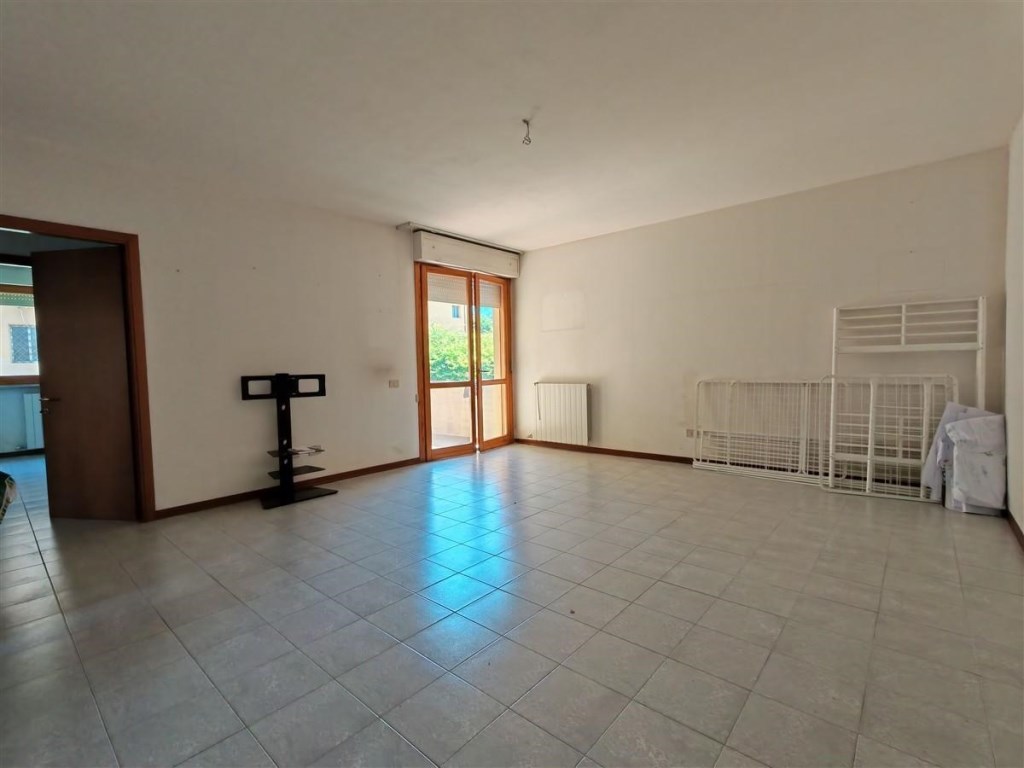 appartamento in vendita a Massa in zona Quercioli