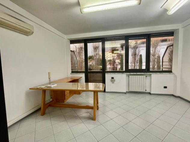 ufficio in vendita a Massa