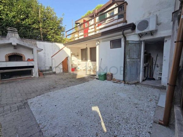 casa indipendente in vendita a Massa in zona Centro Storico