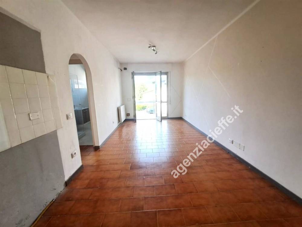 appartamento in vendita a Massa in zona Marina di Massa