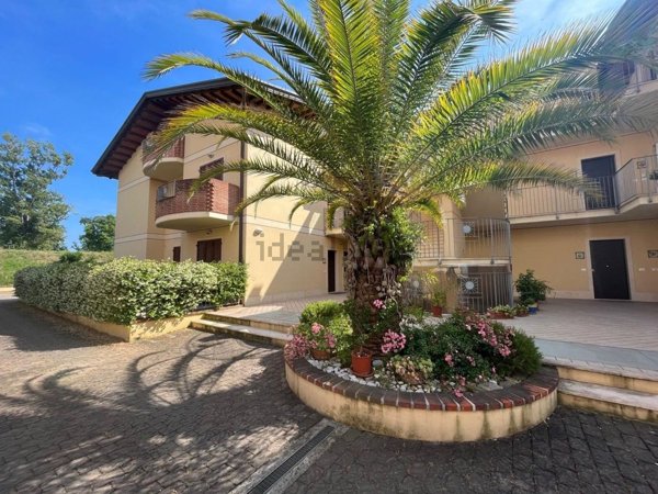appartamento in vendita a Massa in zona Marina di Massa