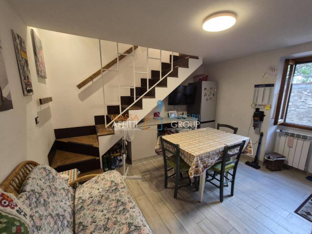 casa indipendente in vendita a Massa in zona Centro Storico