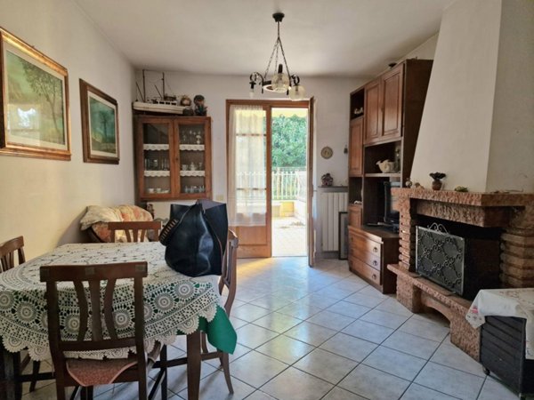 appartamento in vendita a Massa in zona Marina di Massa