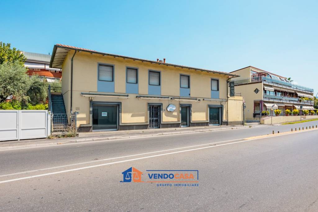 negozio in vendita a Massa in zona Centro Storico