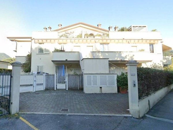 appartamento in vendita a Massa in zona Centro Storico