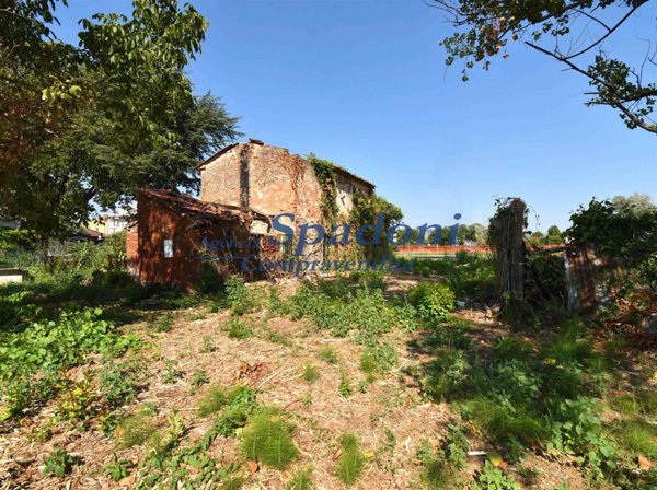 casa indipendente in vendita a Massa