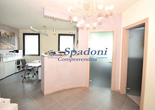 ufficio in vendita a Massa