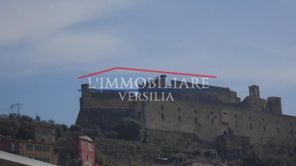 appartamento in vendita a Massa in zona Marina di Massa