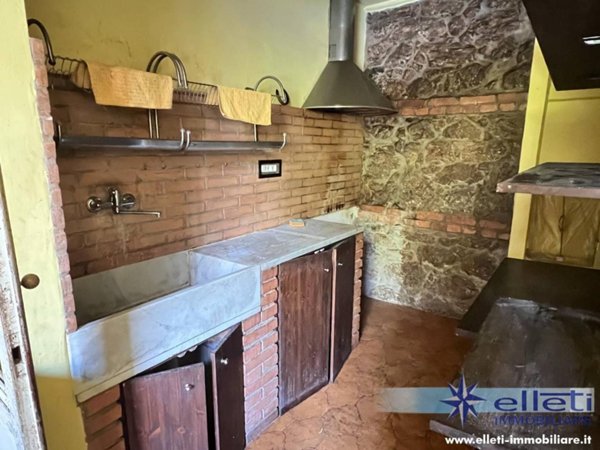 appartamento in vendita a Massa in zona Centro Storico