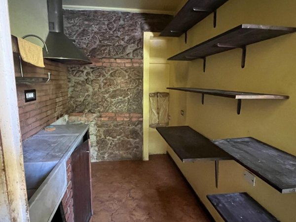 appartamento in vendita a Massa in zona Centro Storico