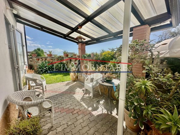 casa indipendente in vendita a Massa in zona Romagnano