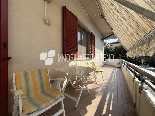 appartamento in vendita a Massa in zona Marina dei Ronchi