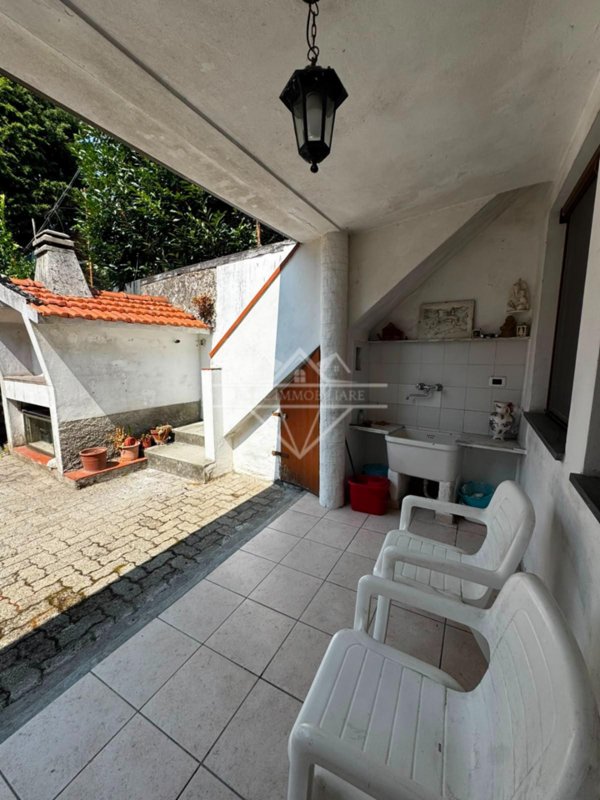 casa indipendente in vendita a Massa in zona Borgo del Ponte