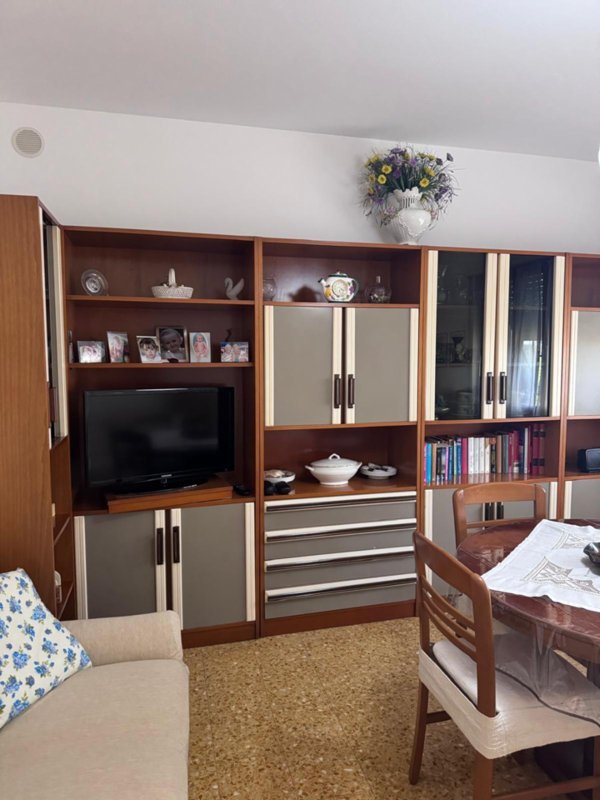 appartamento in vendita a Massa in zona Borgo del Ponte