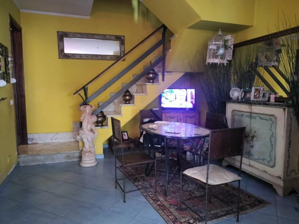 casa indipendente in vendita a Massa in zona Marina di Massa