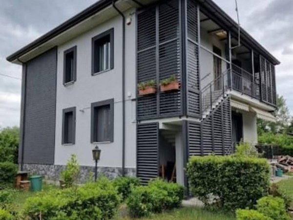 appartamento in vendita a Massa in zona Poveromo