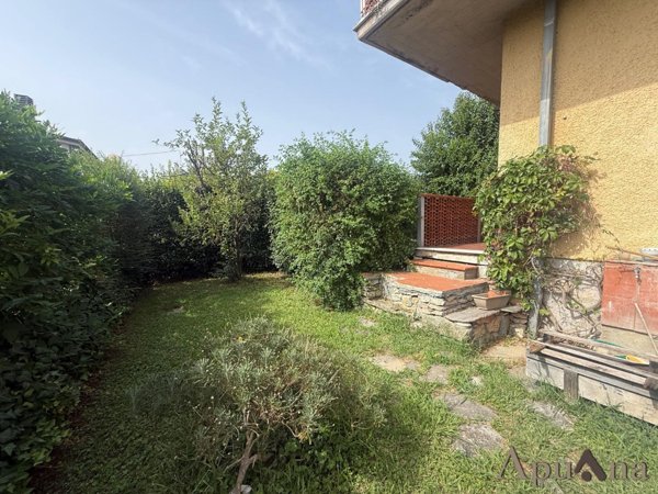 appartamento in vendita a Massa in zona Romagnano