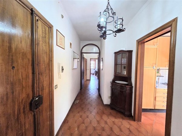 appartamento in vendita a Massa in zona Centro Storico