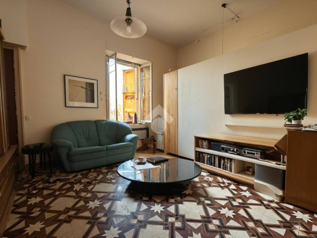 casa indipendente in vendita a Massa in zona Quercioli