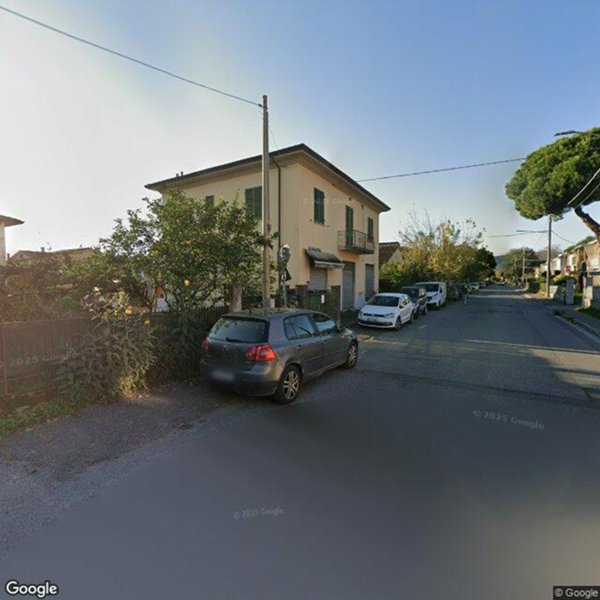 appartamento in vendita a Massa in zona Centro Storico