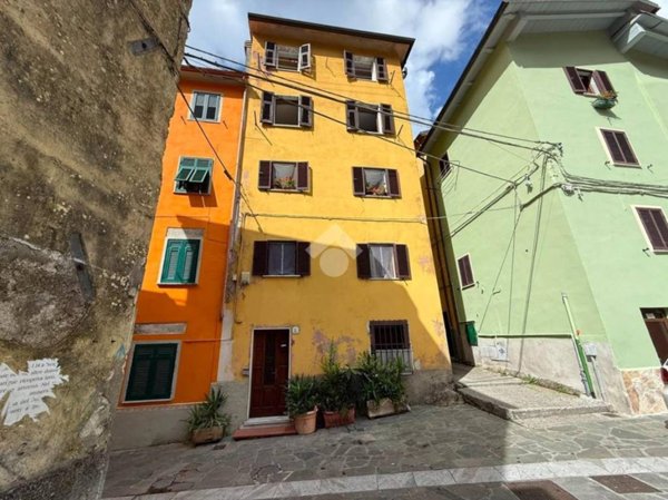 appartamento in vendita a Massa in zona Antona
