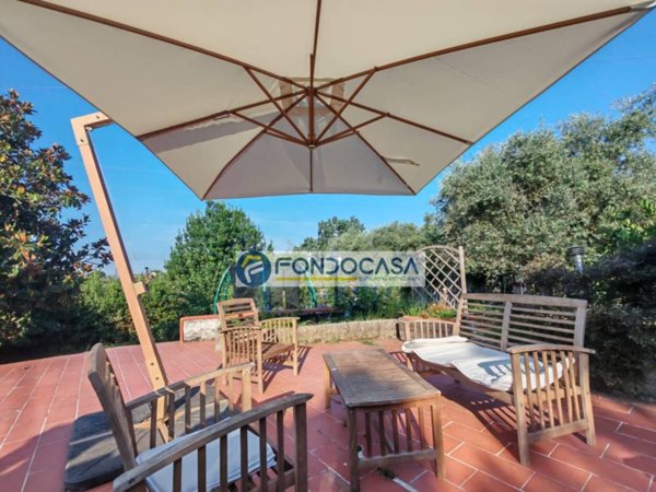 casa indipendente in vendita a Massa in zona Castagnola