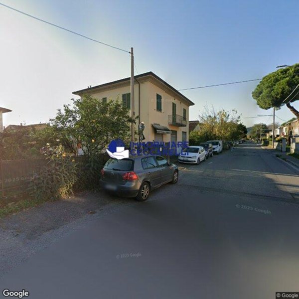 appartamento in vendita a Massa in zona Centro Storico