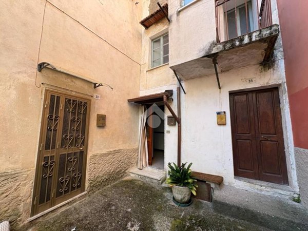 casa indipendente in vendita a Massa in zona Antona