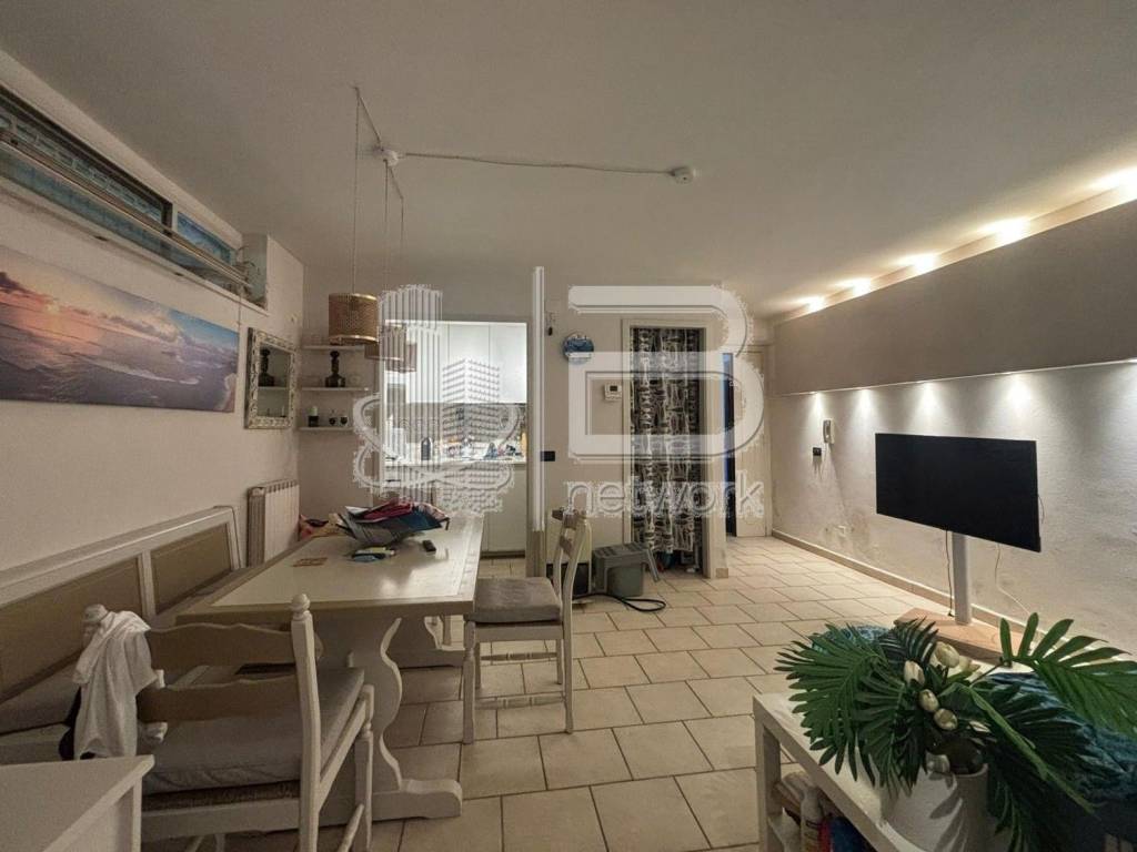 appartamento in vendita a Massa in zona Marina dei Ronchi