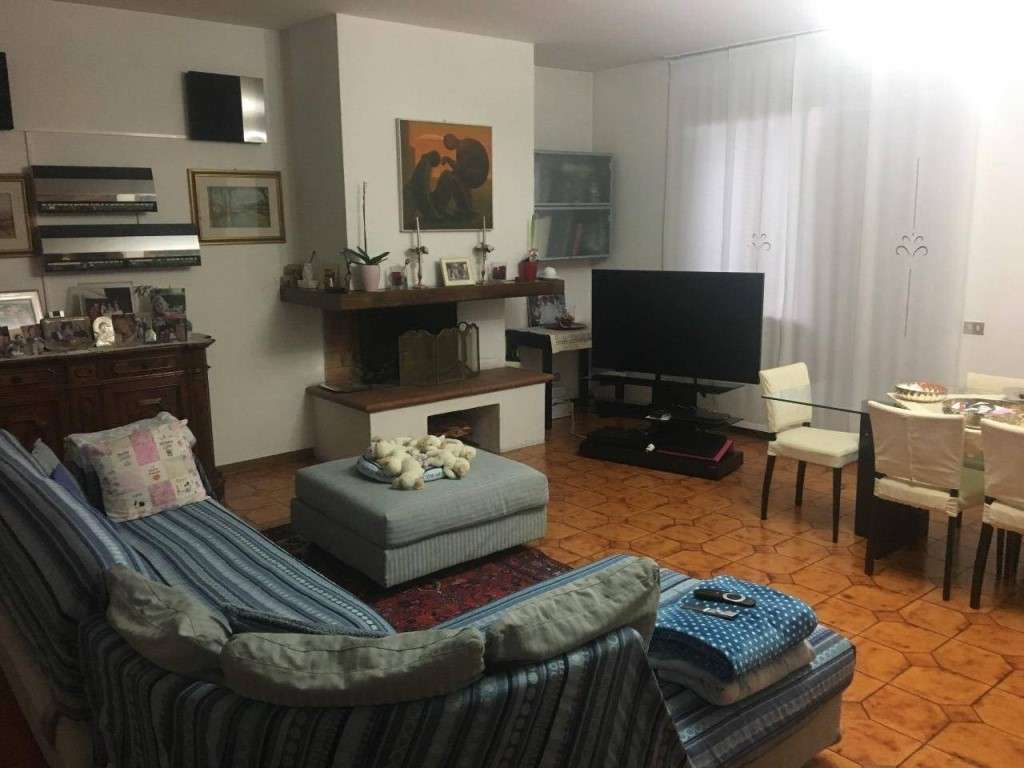 appartamento in vendita a Massa in zona Centro Storico