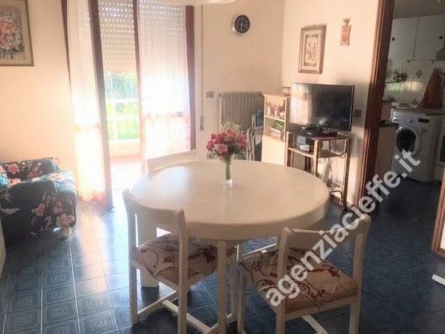 appartamento in vendita a Massa in zona Poveromo
