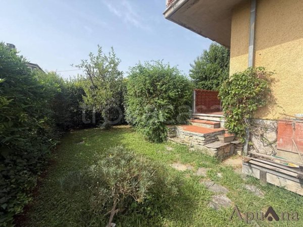 appartamento in vendita a Massa in zona Romagnano