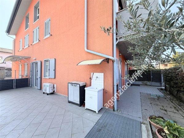 appartamento in vendita a Massa in zona Marina di Massa