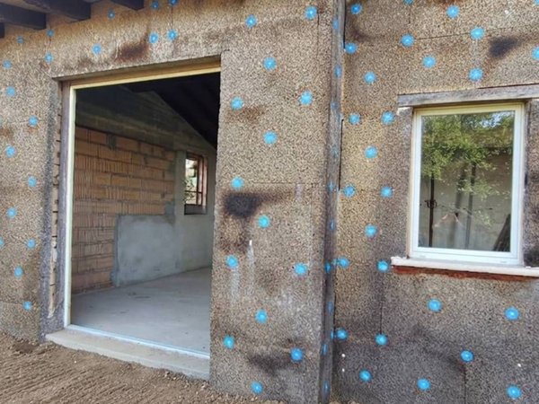 casa indipendente in vendita a Massa in zona Pariana