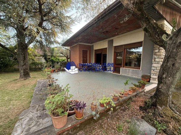 casa indipendente in vendita a Massa in zona Centro Storico