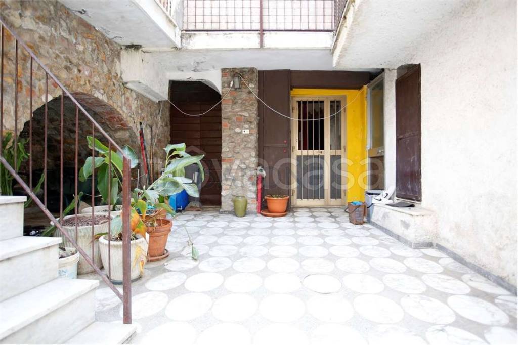 casa indipendente in vendita a Massa in zona Centro Storico
