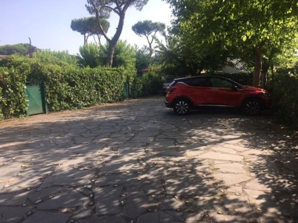 appartamento in vendita a Massa in zona Poveromo