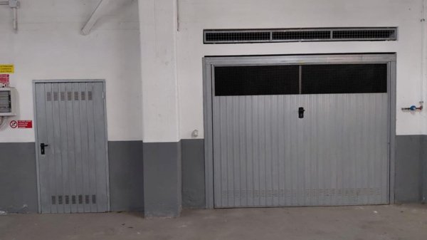 box auto in vendita a Massa in zona Centro Storico