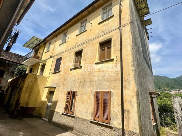 casa indipendente in vendita a Massa in zona Centro Storico