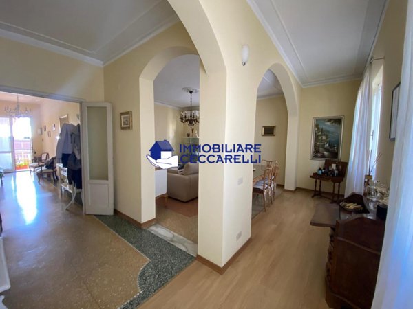 casa indipendente in vendita a Massa in zona Quercioli