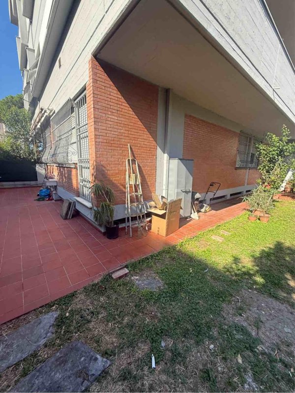 appartamento in vendita a Massa in zona Centro Storico