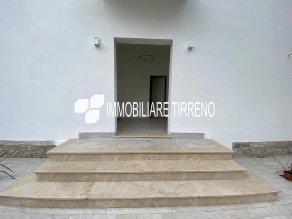 appartamento in vendita a Massa in zona Marina di Massa