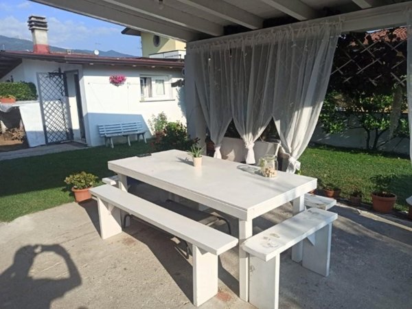 casa indipendente in vendita a Massa in zona Romagnano