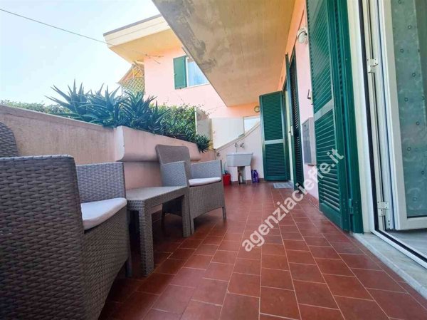 casa indipendente in vendita a Massa in zona Marina di Massa