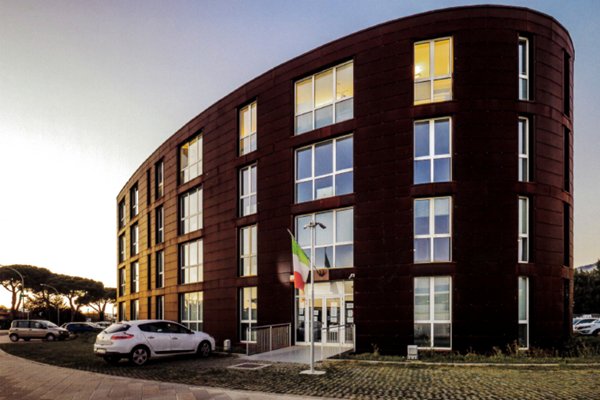ufficio in vendita a Massa in zona Candia