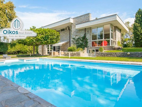 casa indipendente in vendita a Massa in zona Marina di Massa